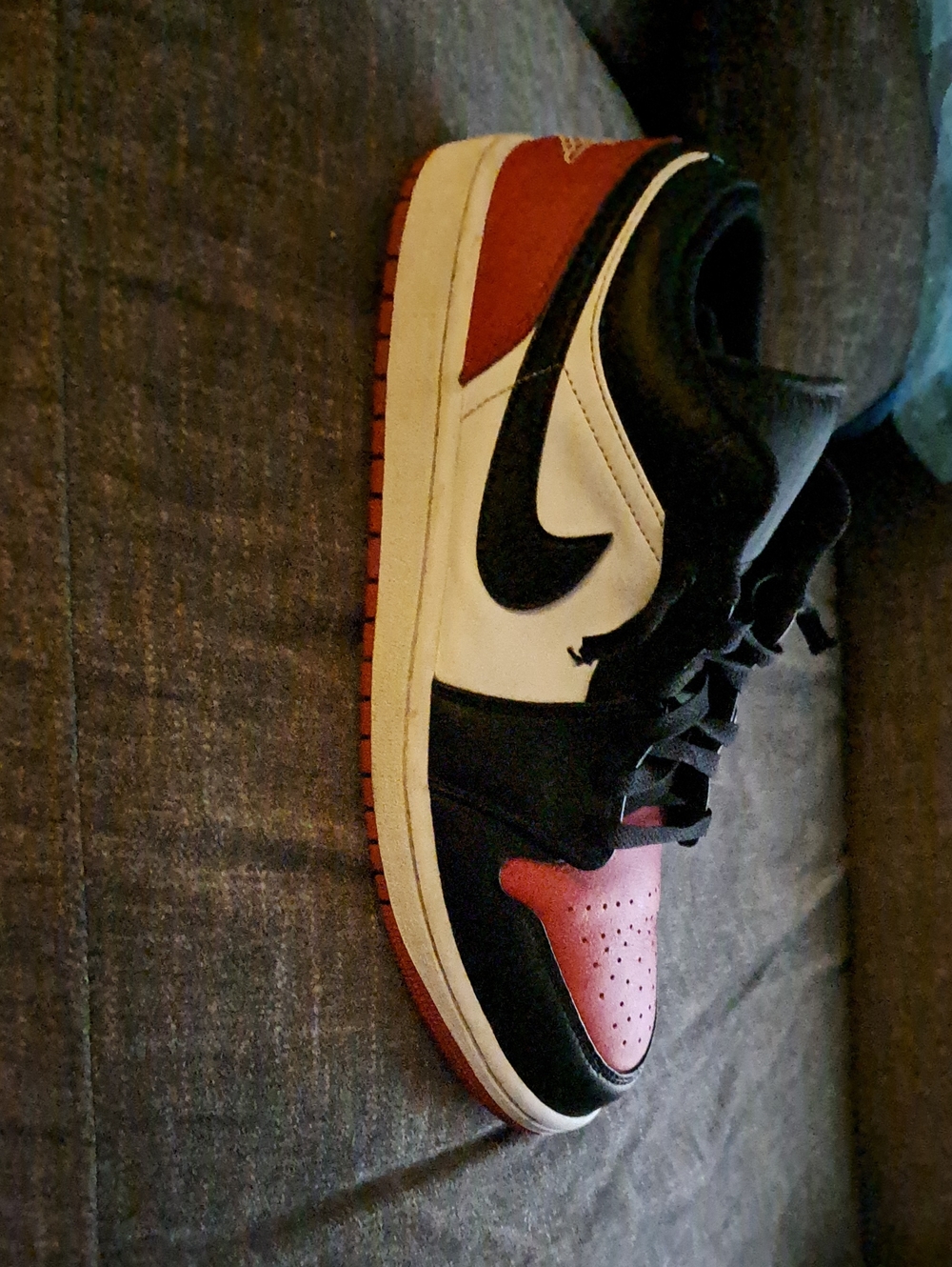 Nike Men's Black, White & Red Low-Top Sneakers